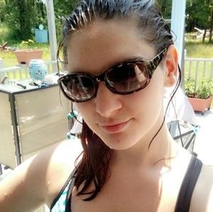 Meet your Posher, Stefanie